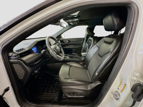 Used 2022 Jeep Compass Altitude w/ Sun and Sound Group image 13