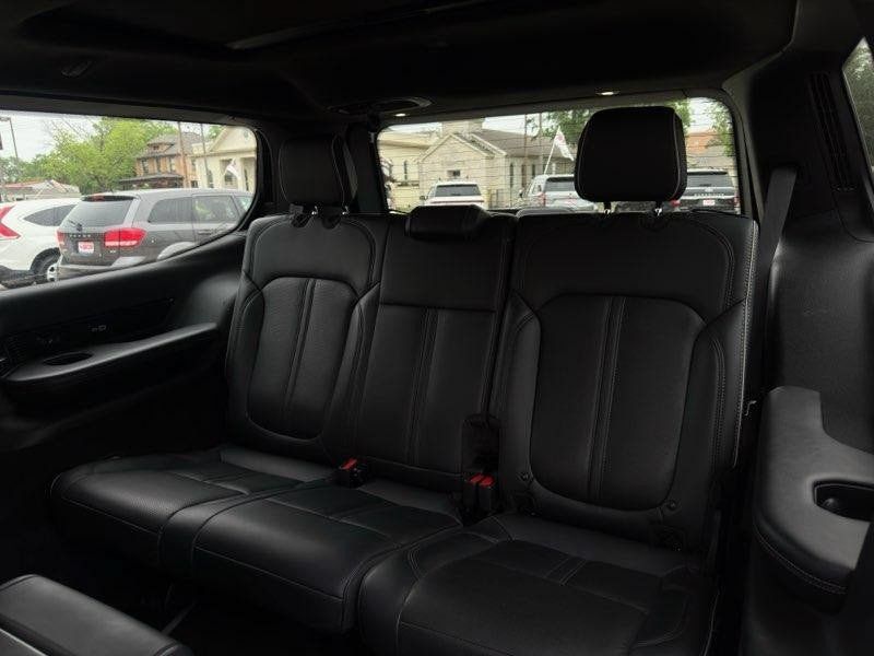Used 2024 Jeep Grand Wagoneer Series II Obsidian w/ Quick Order Packagew 28T AWD/4WD image 28