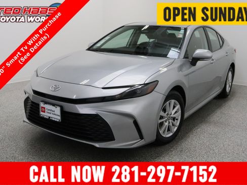 Certified 2025 Toyota Camry LE image 1