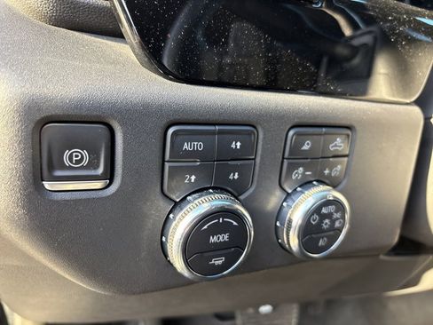 Used 2022 GMC Sierra 1500 SLT image 27