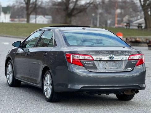 Used 2012 Toyota Camry XLE w/ Leather Pkg FWD image 6
