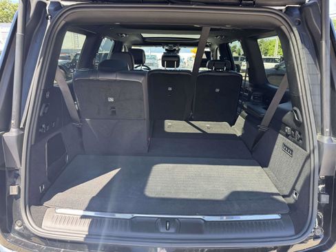 Used 2022 Jeep Grand Wagoneer Series I w/ Flexible Seating Group AWD/4WD image 15