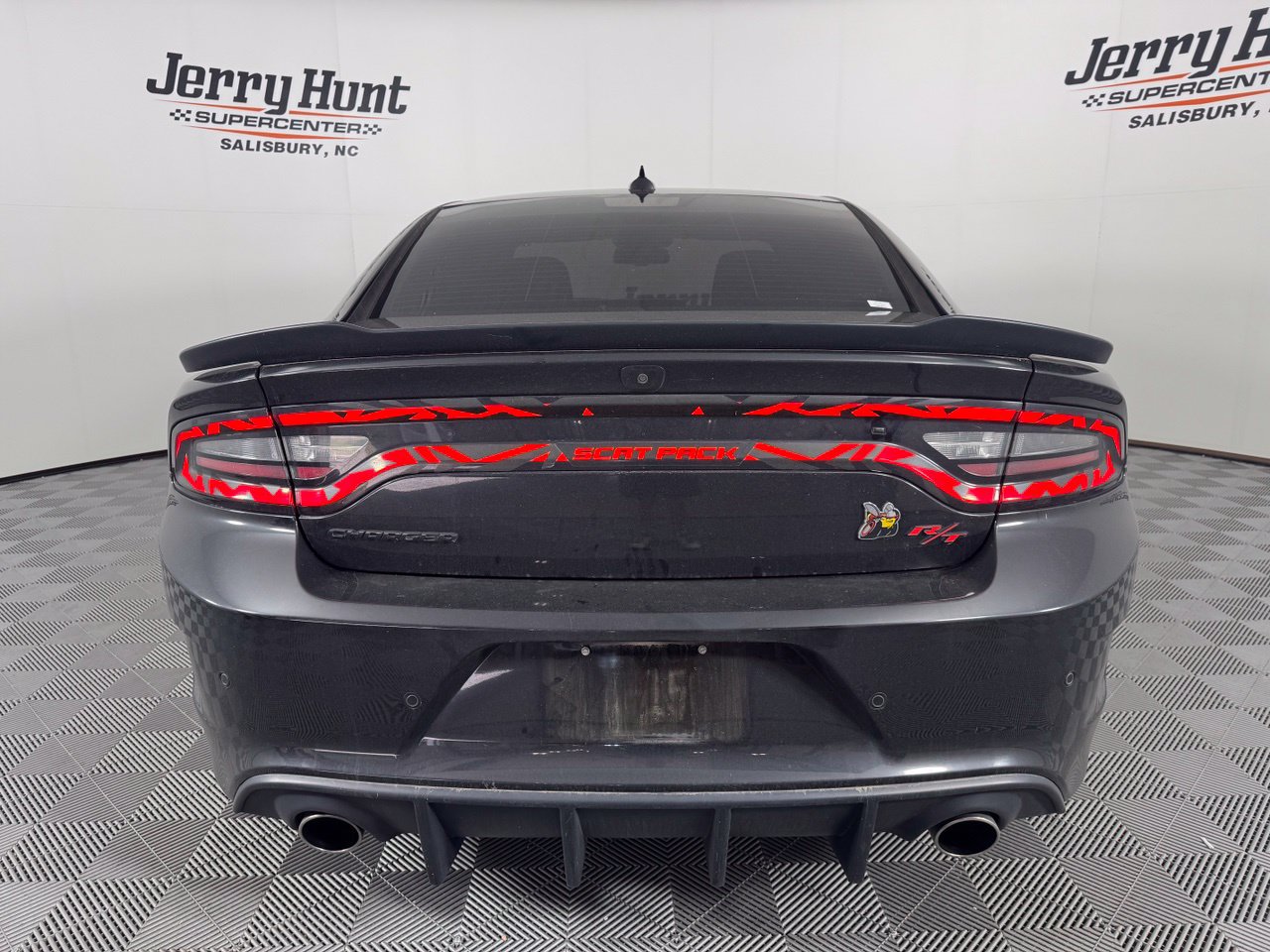 Used 2017 Dodge Charger R/T Scat Pack w/ Driver Confidence Group RWD image 8