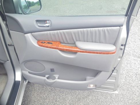 Used 2008 Toyota Sienna FWD image 27