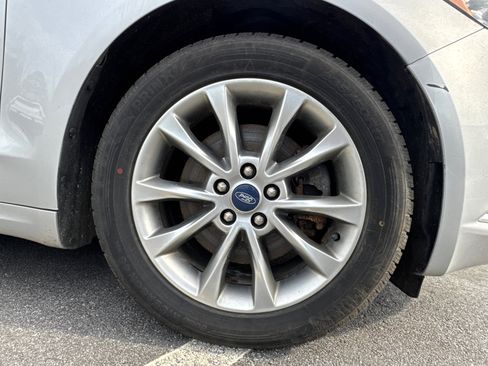 Used 2018 Ford Fusion Energi Titanium FWD image 14