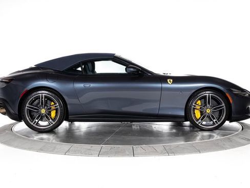 Used 2025 Ferrari Roma Spider RWD image 10