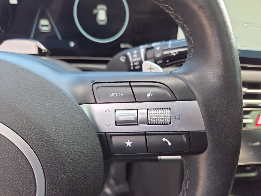 Used 2025 Hyundai Tucson Limited FWD image 35