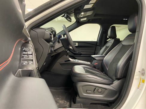 Used 2023 Ford Explorer ST-Line w/ Class IV Trailer Tow Package image 14