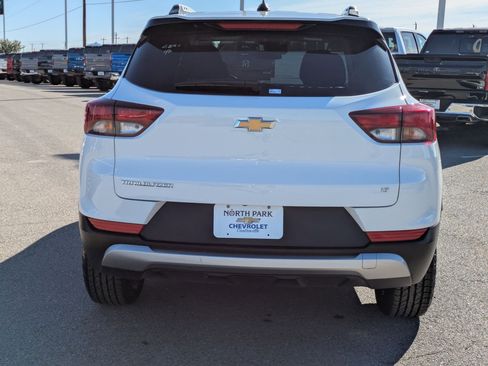 Used 2024 Chevrolet TrailBlazer LT image 4