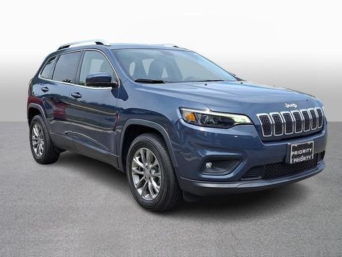 Used 2019 Jeep Cherokee Latitude Plus AWD/4WD image 3