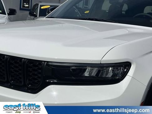 Certified 2023 Jeep Grand Cherokee Altitude AWD/4WD image 7