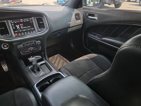 Used 2018 Dodge Charger R/T Scat Pack RWD image 12
