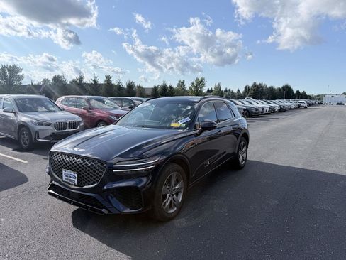 Used 2025 Genesis GV70 3.5T Sport AWD/4WD image 4