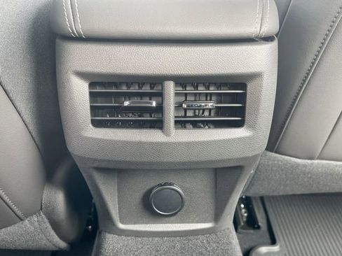 Used 2025 Cadillac CT4 Luxury image 21