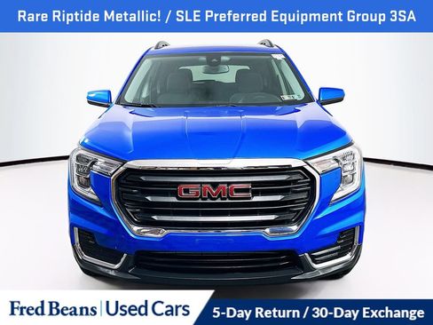 Used 2024 GMC Terrain SLE w/ Driver Convenience Package AWD/4WD image 2
