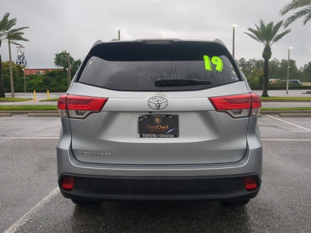 Used 2019 Toyota Highlander LE FWD image 5