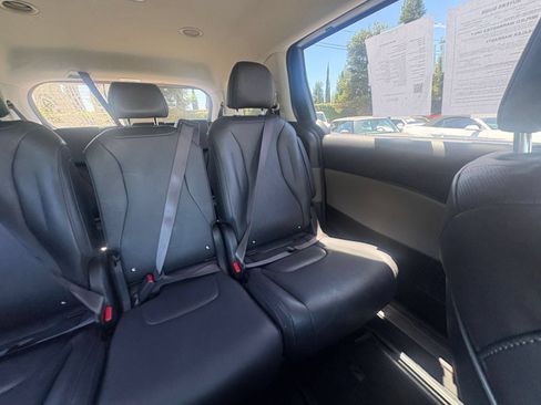 Used 2026 Kia Carnival FWD image 40