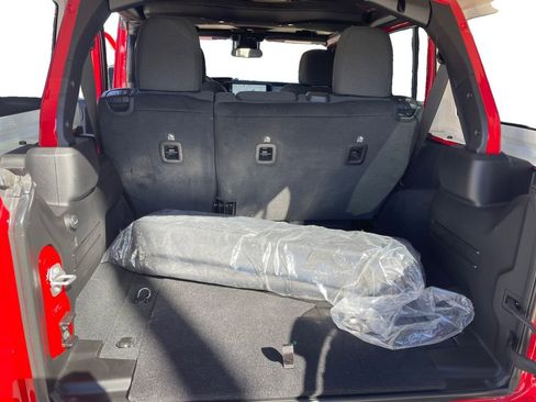 Used 2024 Jeep Wrangler Sport S image 23