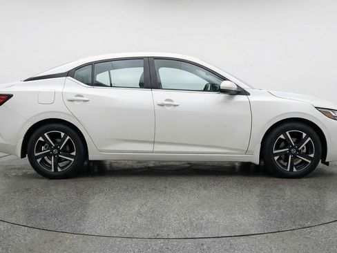 Used 2025 Nissan Sentra SV FWD image 11