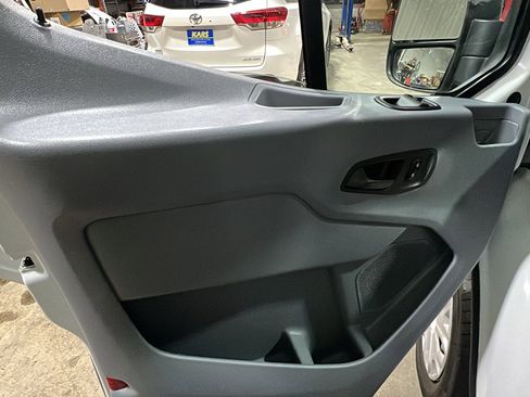 Used 2017 Ford Transit 250 130 Medium Roof image 14