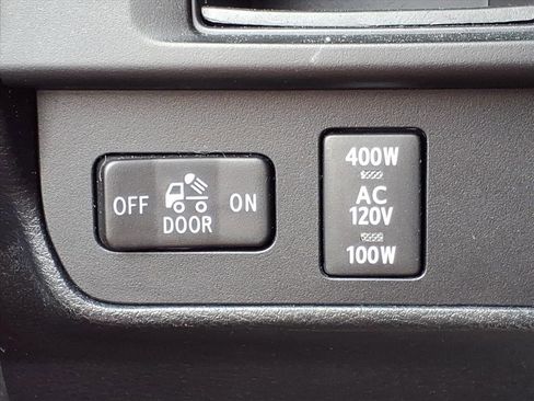 Used 2016 Toyota Tacoma TRD Sport image 23