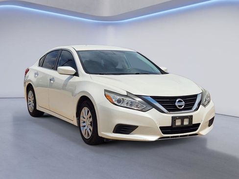 Used 2017 Nissan Altima 2.5 S w/ Power Driver Seat Package FWD image 3