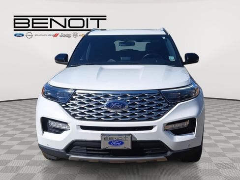 Used 2022 Ford Explorer Platinum w/ Technology Package image 2