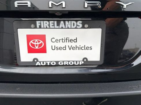 Used 2024 Toyota Camry SE w/ Cold Weather Package FWD image 10