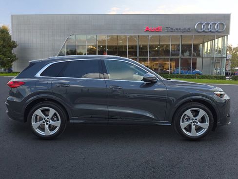 New 2025 Audi Q5 Prestige image 3