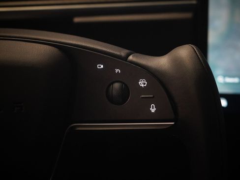 Used 2022 Tesla Model X Plaid image 19