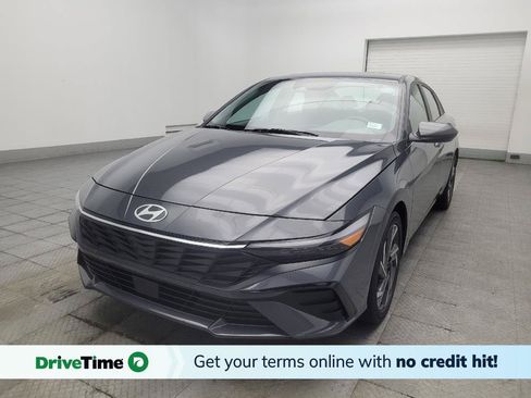 Used 2025 Hyundai Elantra SEL FWD image 1