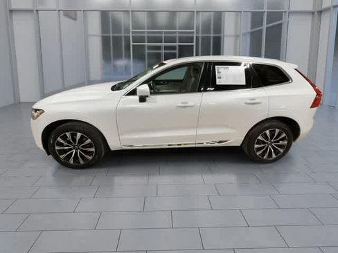Used 2023 Volvo XC60 B5 Plus AWD/4WD image 5