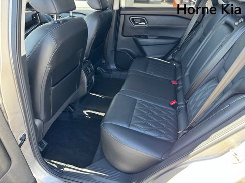 Used 2021 Nissan Rogue Platinum image 12