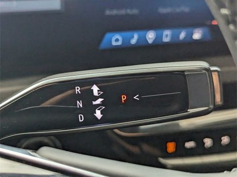 Used 2023 Cadillac Lyriq 2WD image 26