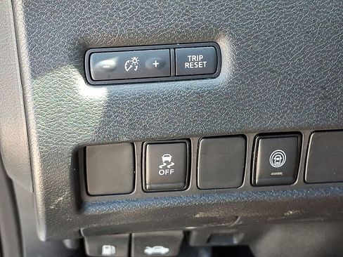 Used 2023 Nissan Murano SV image 27