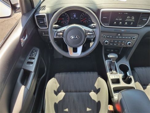 Used 2022 Kia Sportage LX image 12