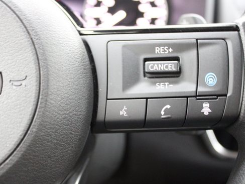 Used 2023 Nissan Rogue SV FWD image 19
