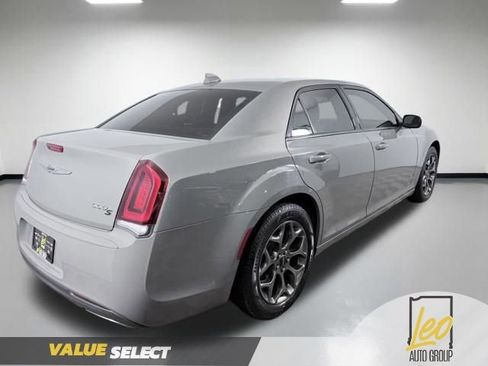 Used 2017 Chrysler 300 S AWD/4WD image 10
