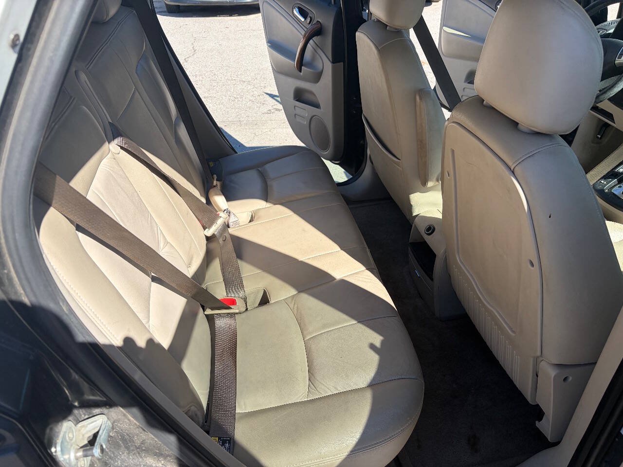 Used 2006 Saturn Vue 2WD V6 w/ Leather Appointments Pkg image 11