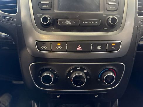 Used 2015 Kia Sorento LX AWD/4WD image 29
