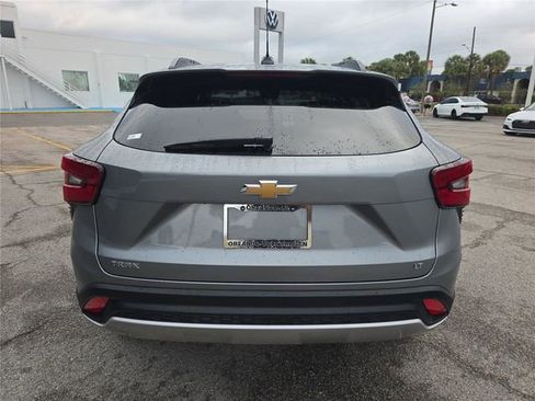 Used 2024 Chevrolet Trax LT w/ Driver Confidence Package image 4
