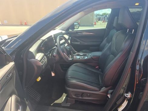 Used 2023 INFINITI QX60 Luxe w/ Performance Audio Package FWD image 4