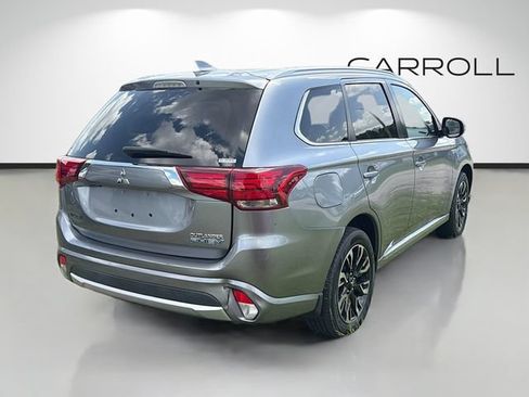 Used 2018 Mitsubishi Outlander 4WD Plug-In Hybrid image 3