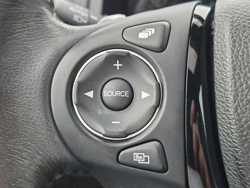 Used 2017 Honda Pilot Touring image 26