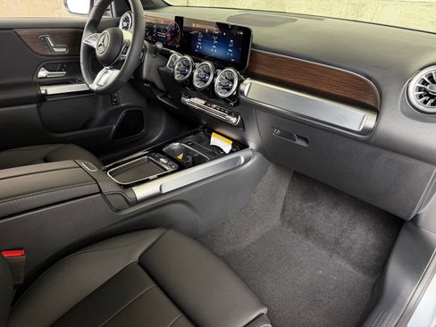 Used 2026 Mercedes-Benz GLB 250 image 13