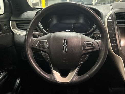 Used 2017 Lincoln MKC Premiere image 8