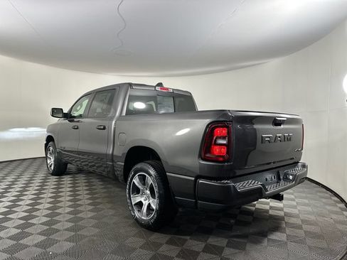 New 2026 RAM 1500 Express AWD/4WD image 4