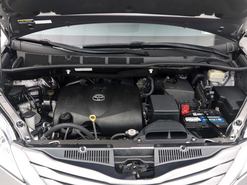 Used 2017 Toyota Sienna XLE AWD/4WD image 31