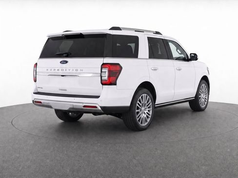 Used 2023 Ford Expedition Limited AWD/4WD image 3