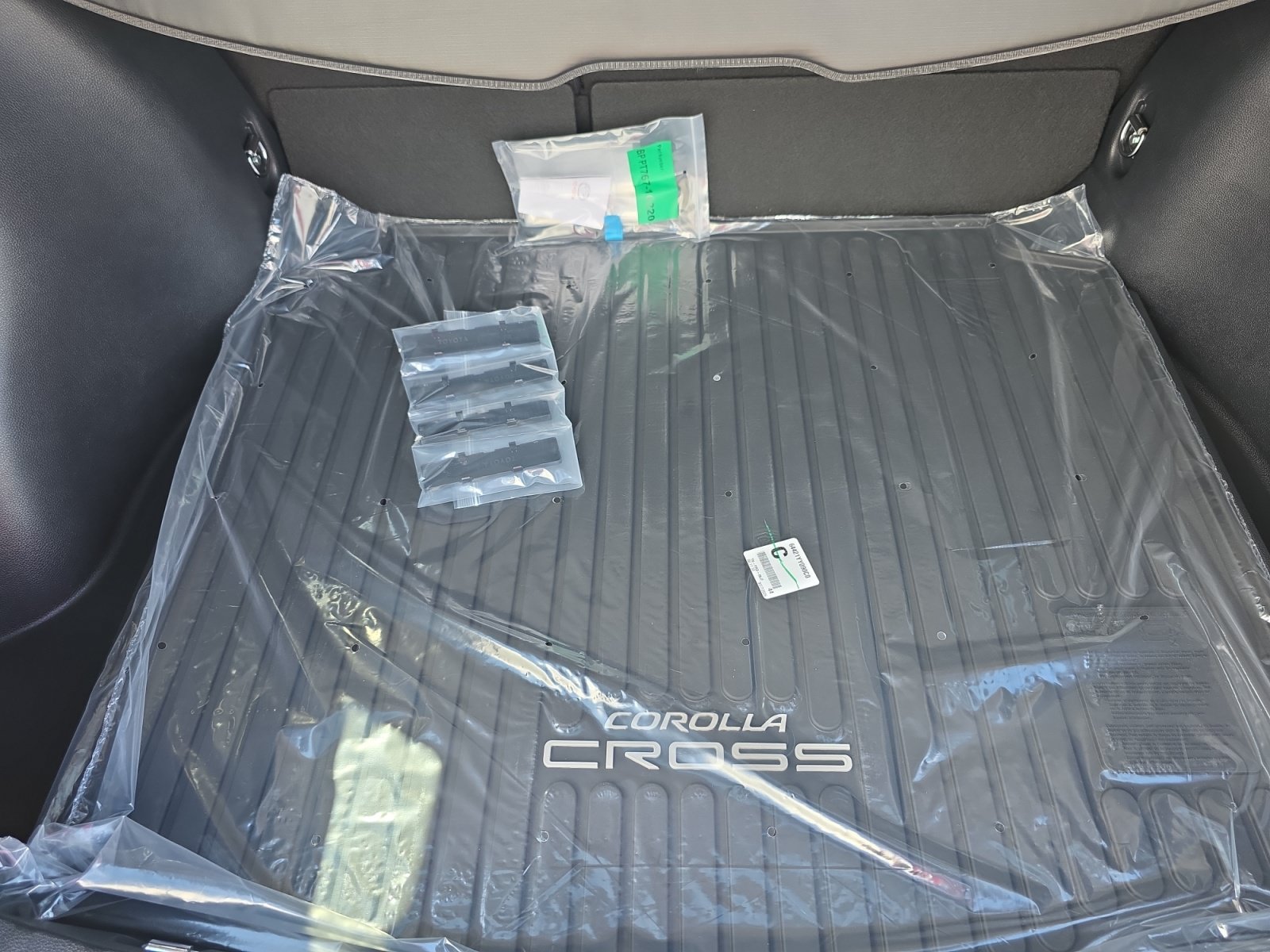 New 2026 Toyota Corolla Cross LE w/ Moonroof Package FWD image 20